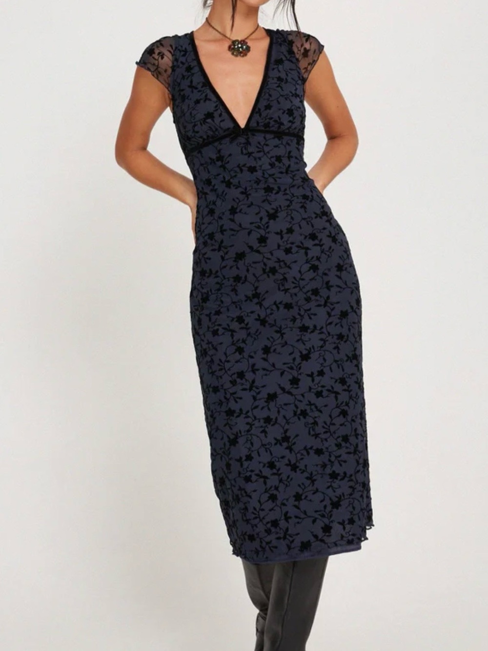 Motel Rocks Vilinia Midi Dress In Pretty Petal Flock Black